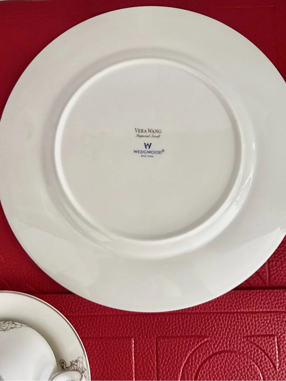 Vera Wang Imperial Scroll 5 piece Place setting NEW !  Wedgwood China! Silver